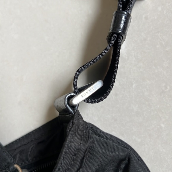 Impecable Prada Tessuto Nylon Crossbody - Picture 10 of 16